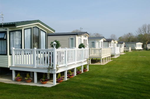 Understanding the Pros and Cons of Buying a Mobile Home - Buy My Mobile Home DFW