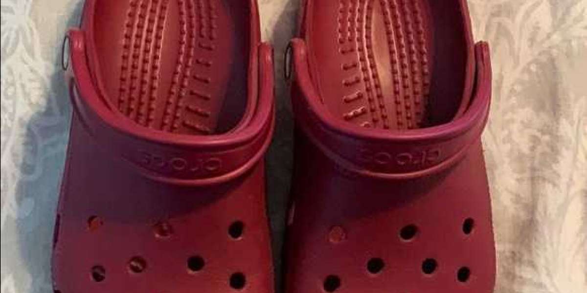 Why the Crocs Business Is Flirting With Disaster